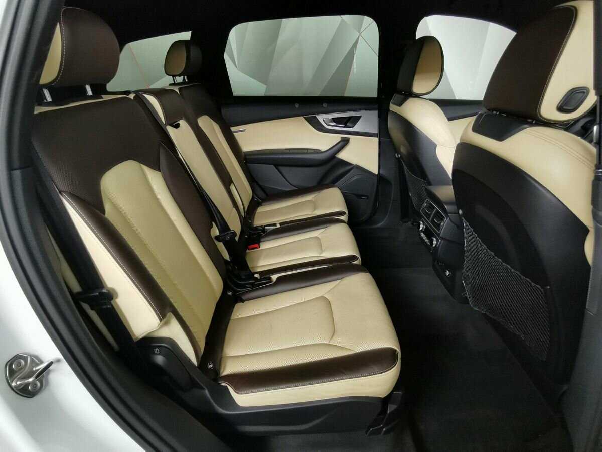 Б/У Ауди К7 2017 года. Фото: #11