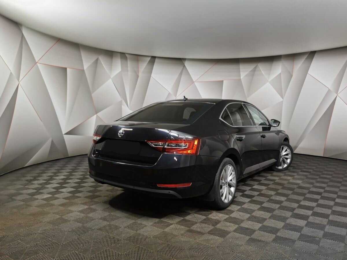 Б/У Шкода Суперб 2017 года. Фото: #1