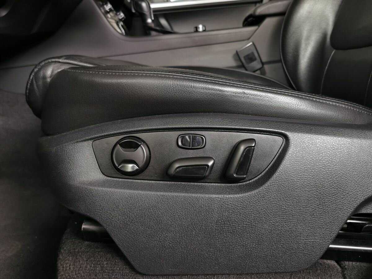 Б/У Фольксваген Туарег 2011 года. Фото: #15