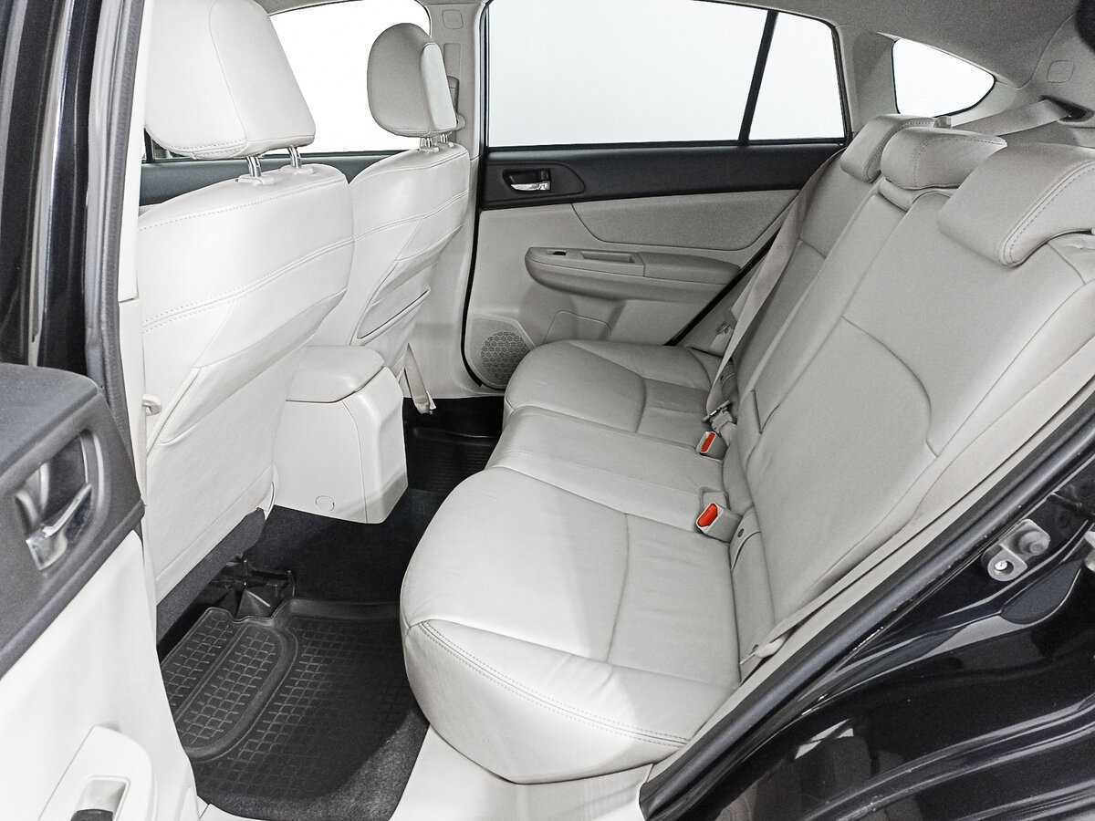 Б/У Субару ИксВи 2012 года. Фото: #7