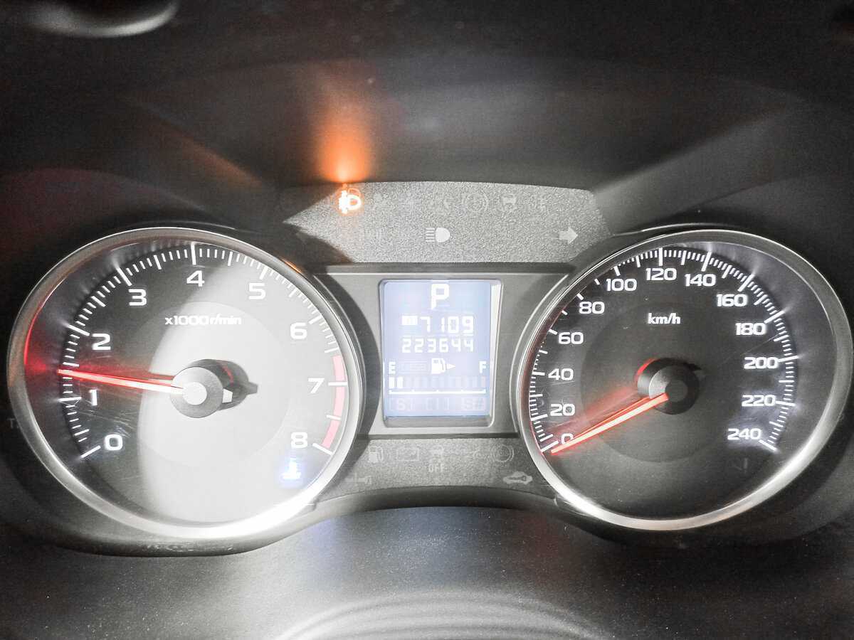 Б/У Субару ИксВи 2012 года. Фото: #8