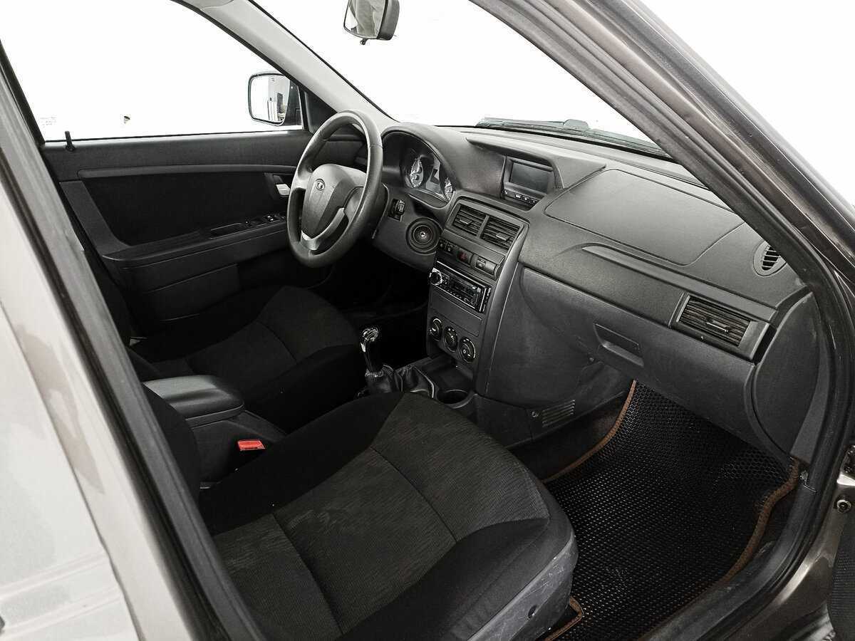 Б/У Лада (ВАЗ) Приора 2014 года. Фото: #6