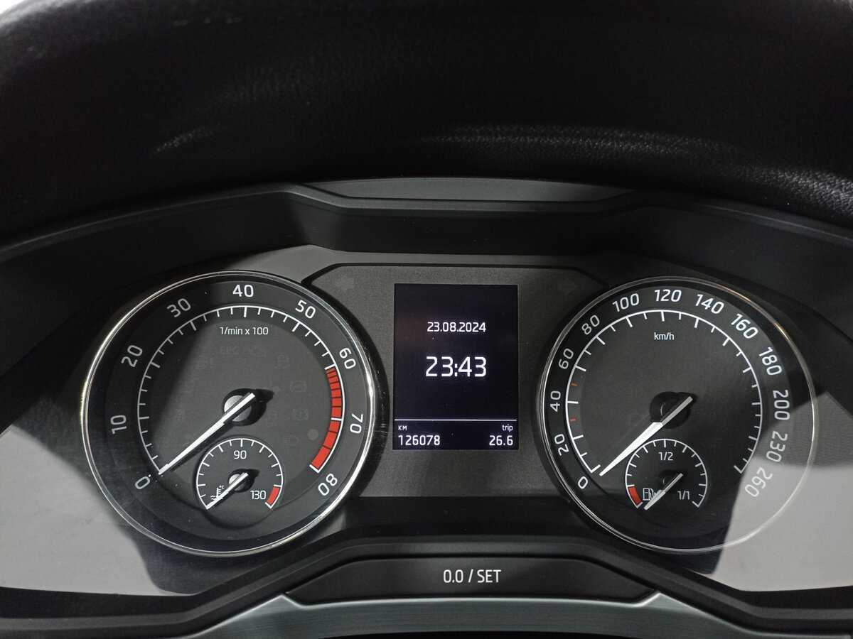 Б/У Шкода Суперб 2018 года. Фото: #10