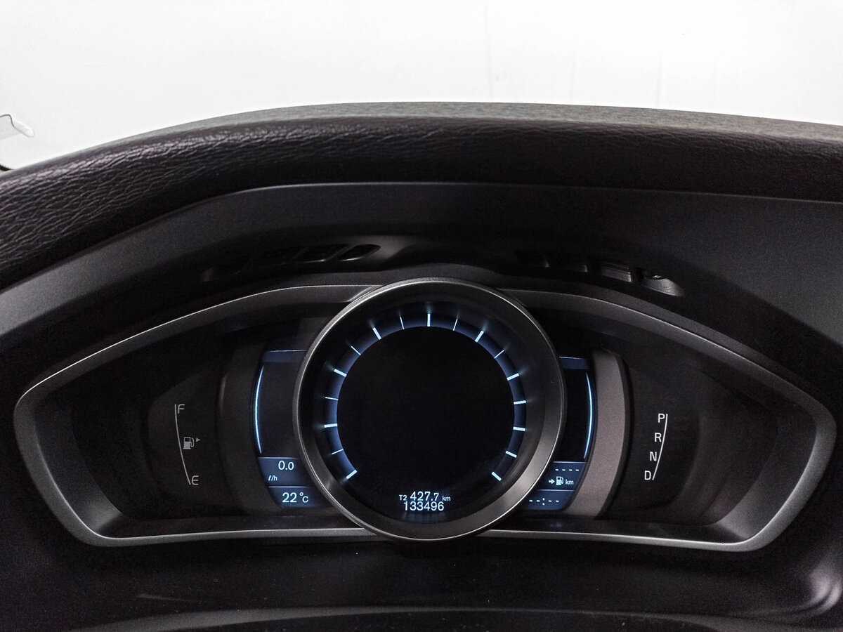 Б/У Вольво В40 Кросс Кантри 2013 года. Фото: #8