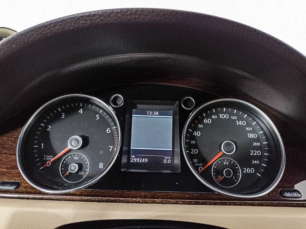 Б/У Фольксваген Пассат 2011 года. Фото: #10