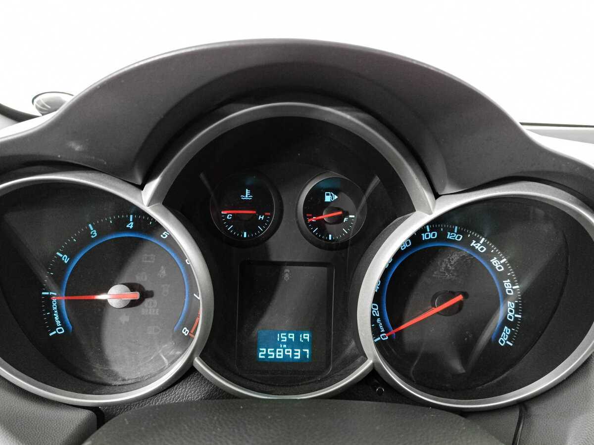 Б/У Шевроле Круз 2010 года. Фото: #10