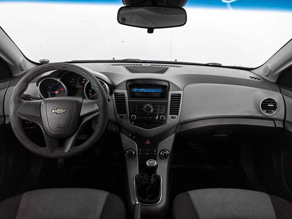 Б/У Шевроле Круз 2010 года. Фото: #11