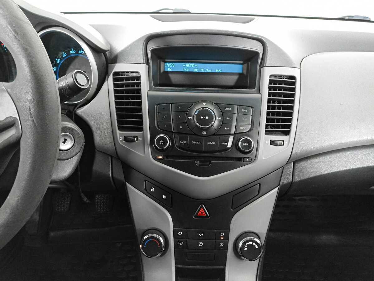 Б/У Шевроле Круз 2010 года. Фото: #12