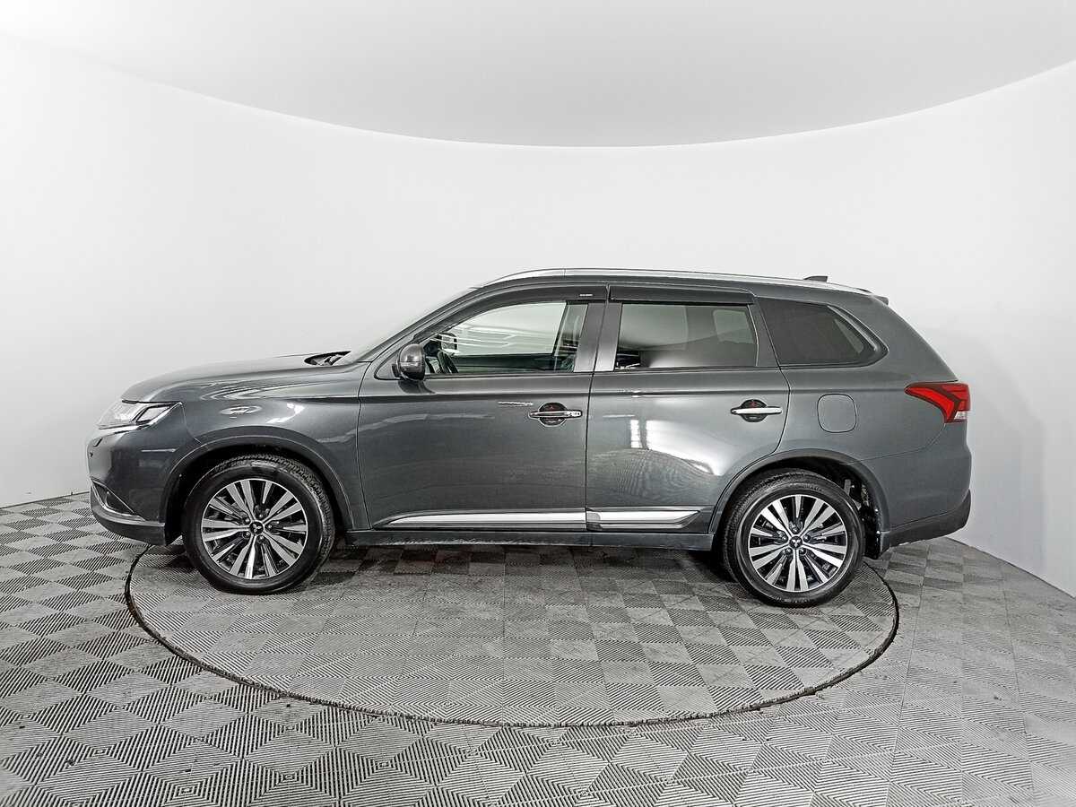 Б/У Митсубиши Оутлэндер 2021 года. Фото: #7