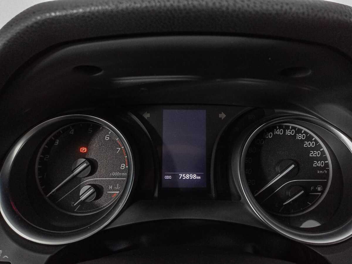 Б/У Тойота Камри 2019 года. Фото: #8