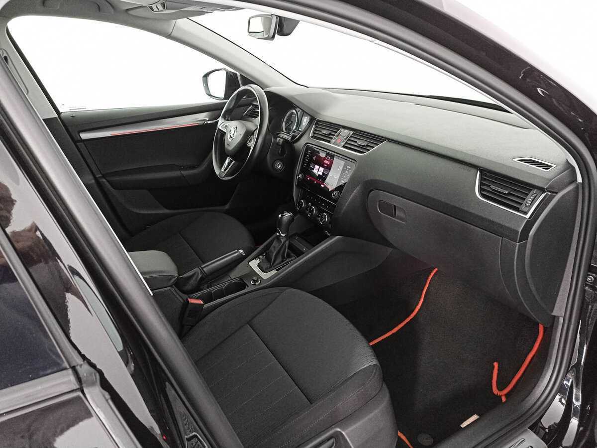 Б/У Шкода Октавия 2018 года. Фото: #8