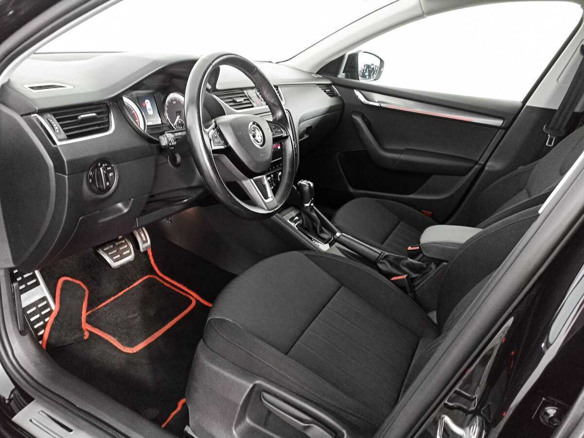 Б/У Шкода Октавия 2018 года. Фото: #13