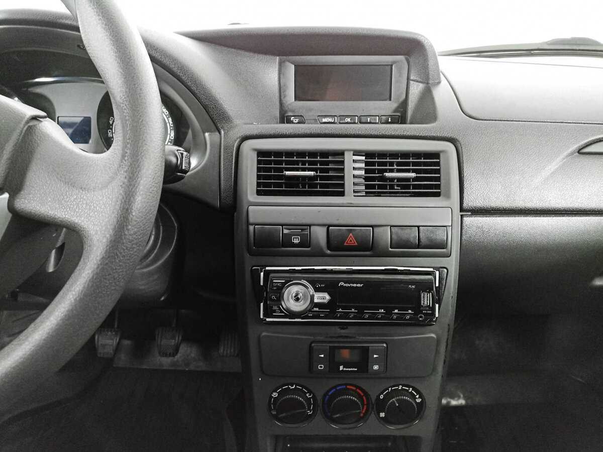 Б/У Лада (ВАЗ) Приора 2014 года. Фото: #12