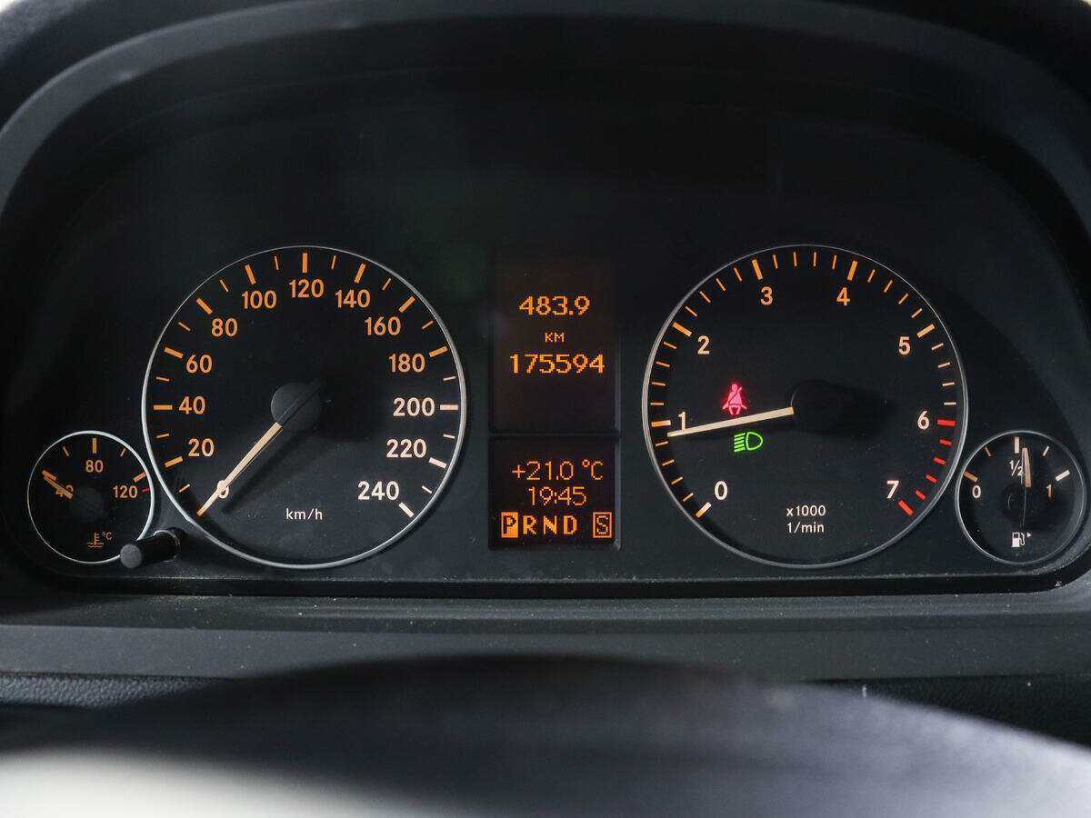 Б/У Мерседес-Бенц А-Класс 2012 года. Фото: #9