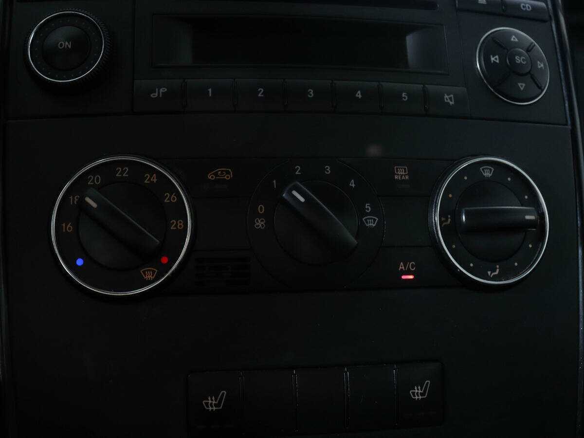 Б/У Мерседес-Бенц А-Класс 2012 года. Фото: #13