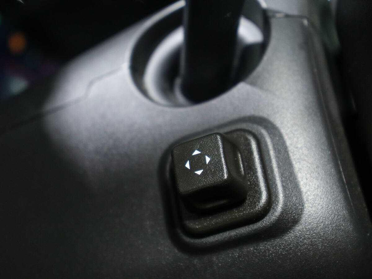 Б/У Кадиллак Эскалэйд 2018 года. Фото: #22