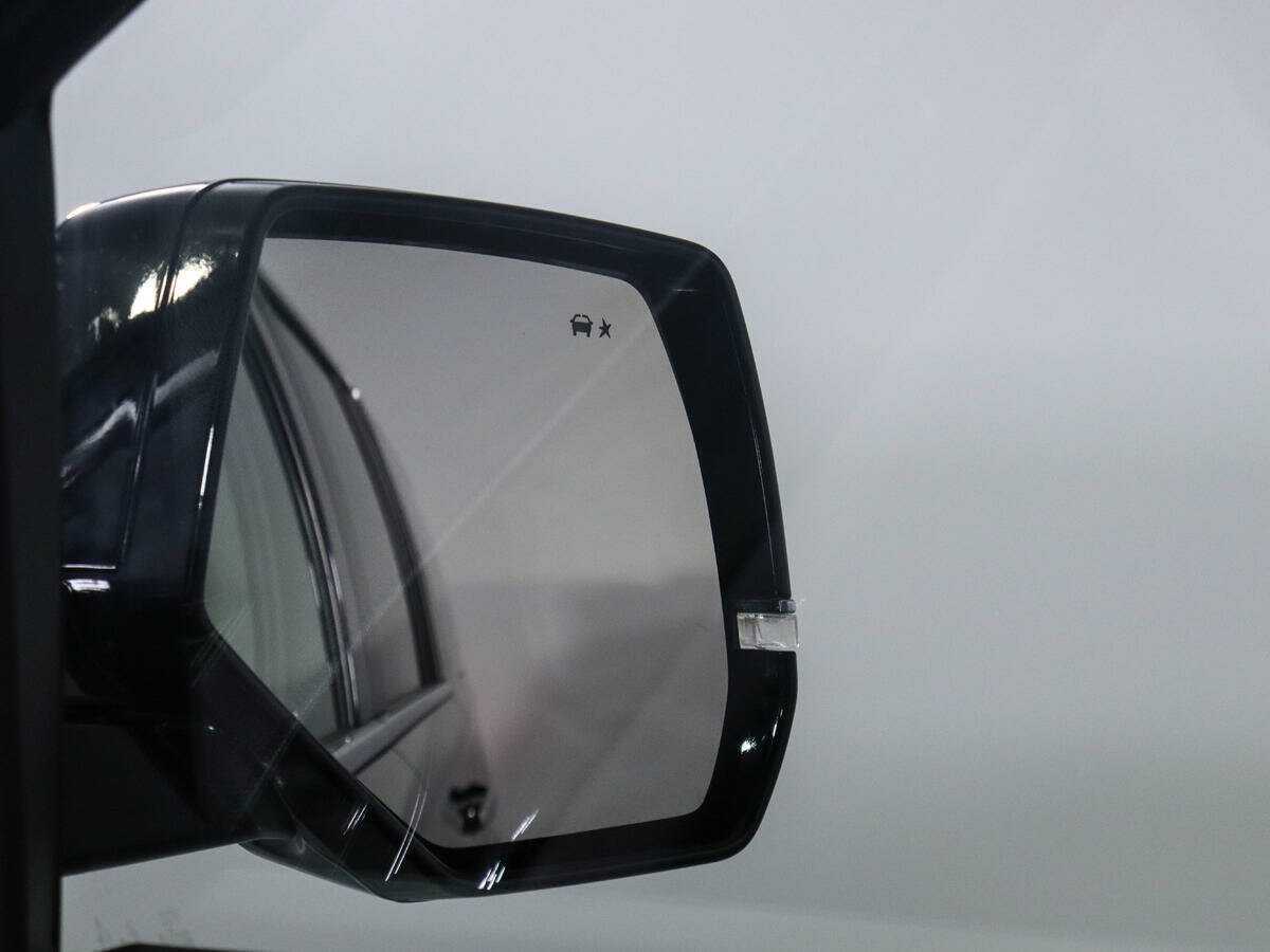 Б/У Кадиллак Эскалэйд 2018 года. Фото: #24