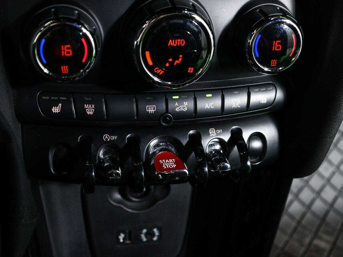 Б/У Мини Хэтч 2016 года. Фото: #15