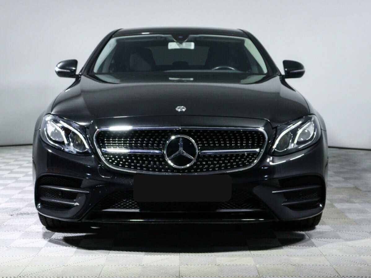 Б/У Мерседес-Бенц Е-Класс 2020 года. Фото: #1