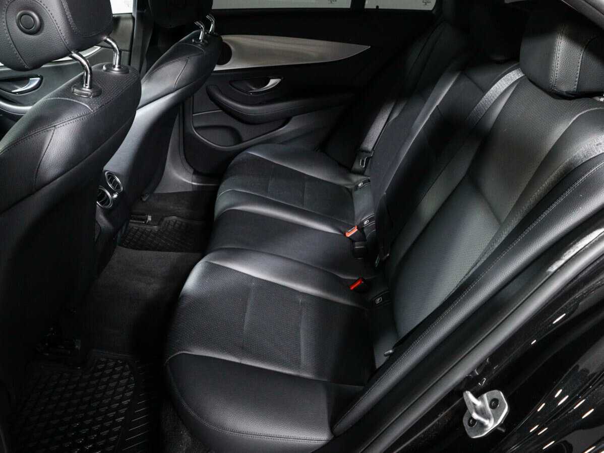 Б/У Мерседес-Бенц Е-Класс 2020 года. Фото: #7