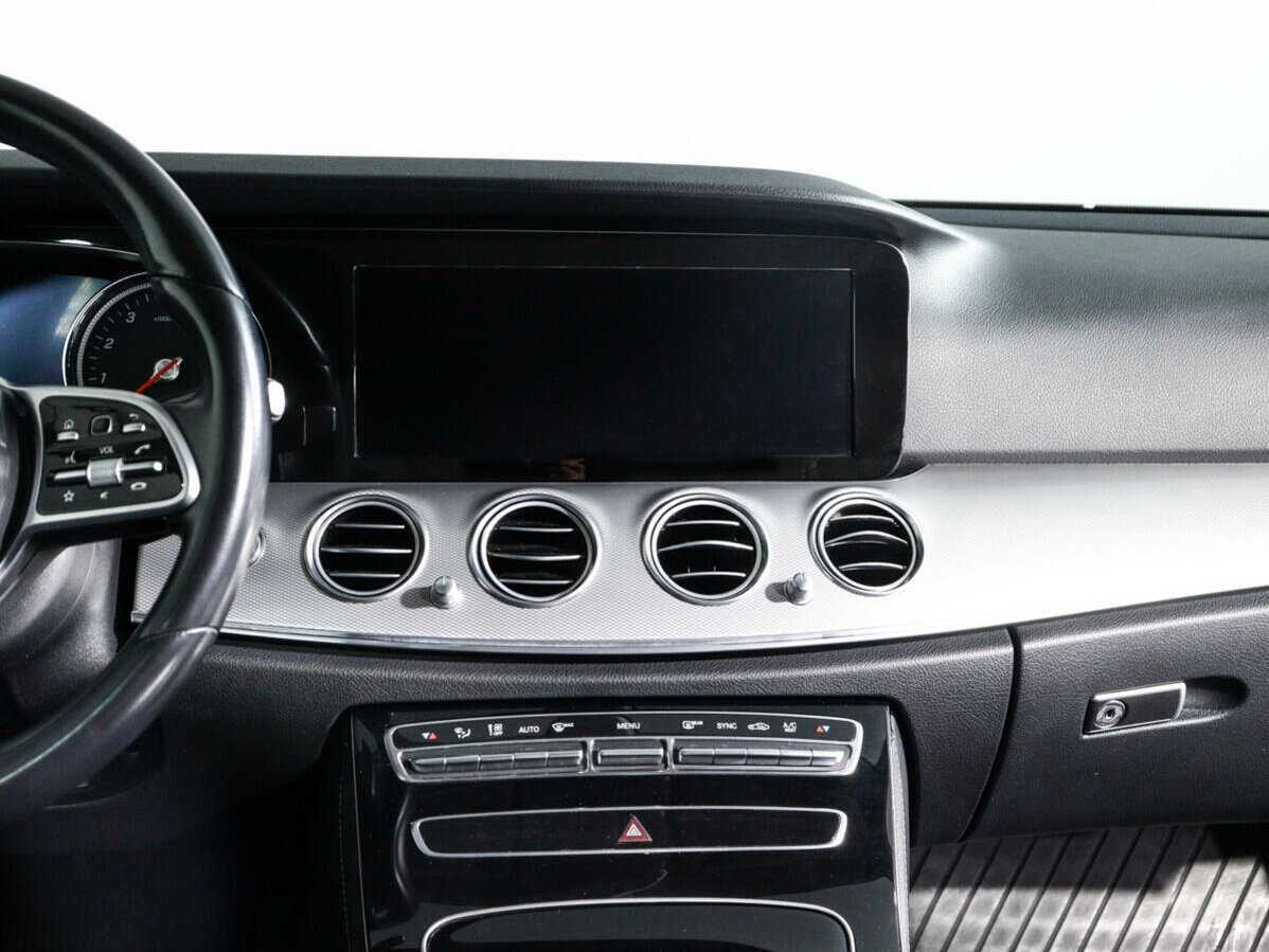 Б/У Мерседес-Бенц Е-Класс 2020 года. Фото: #10