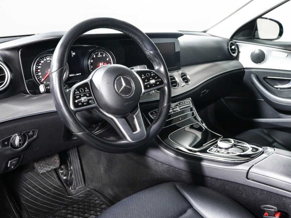 Б/У Мерседес-Бенц Е-Класс 2020 года. Фото: #11