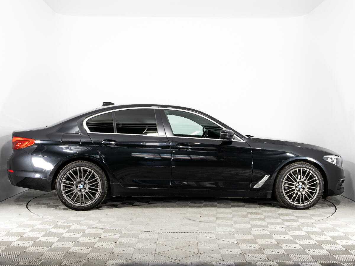 Б/У БМВ 5 серии 2017 года. Фото: #2