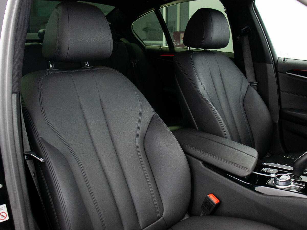 Б/У БМВ 5 серии 2017 года. Фото: #8