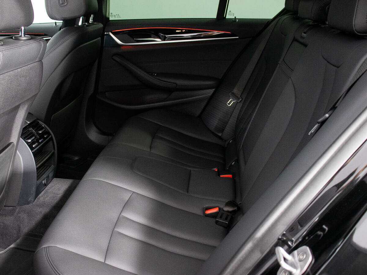 Б/У БМВ 5 серии 2017 года. Фото: #11