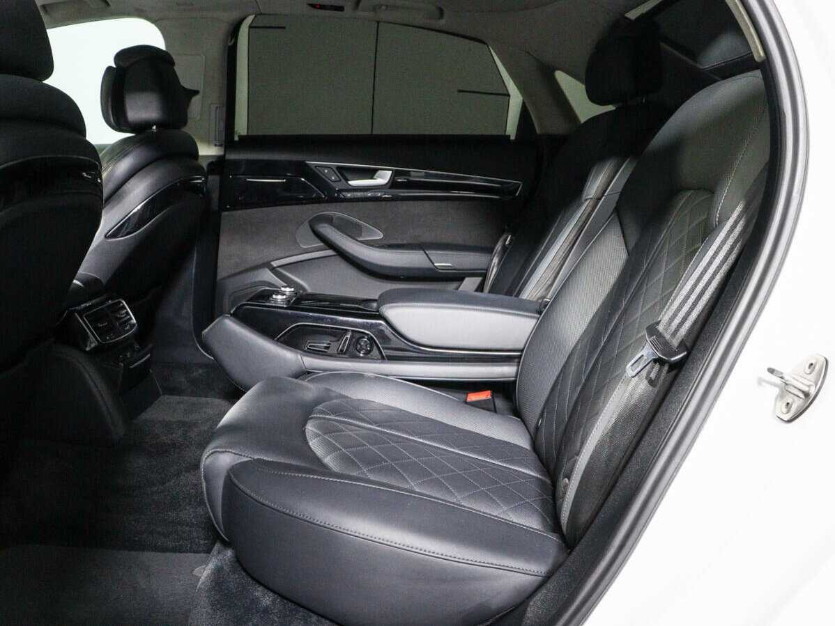 Б/У Ауди А8 2015 года. Фото: #7