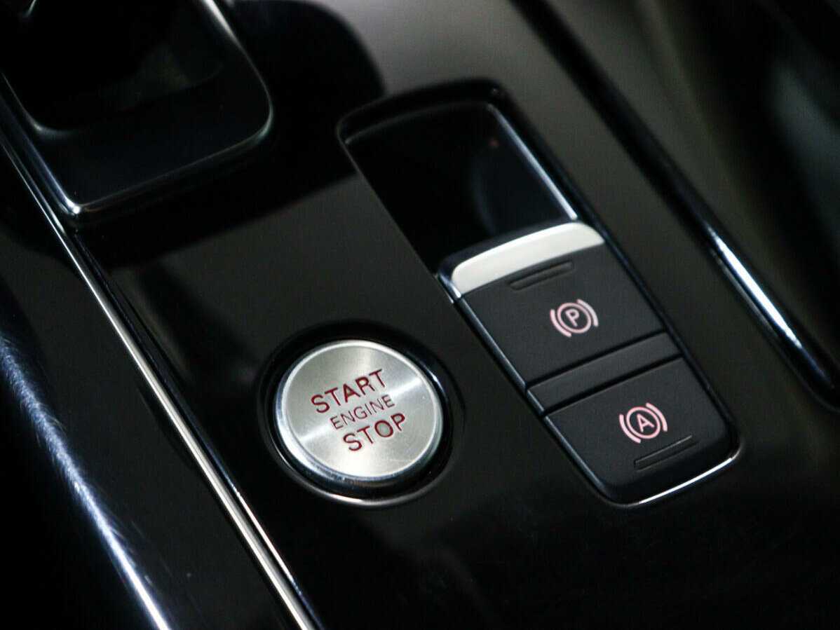 Б/У Ауди А8 2015 года. Фото: #27