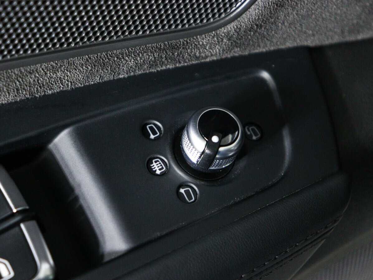 Б/У Ауди А8 2015 года. Фото: #28