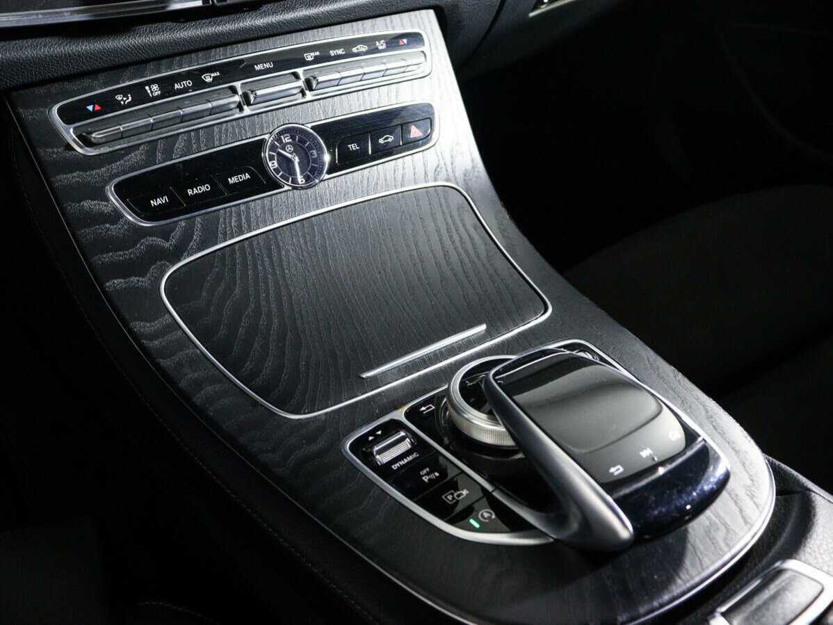 Б/У Мерседес-Бенц Е-Класс 2017 года. Фото: #16