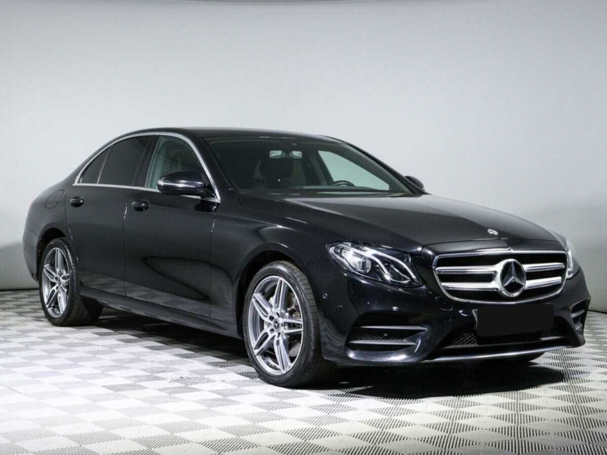 Б/У Мерседес-Бенц Е-Класс 2018 года. Фото: #1