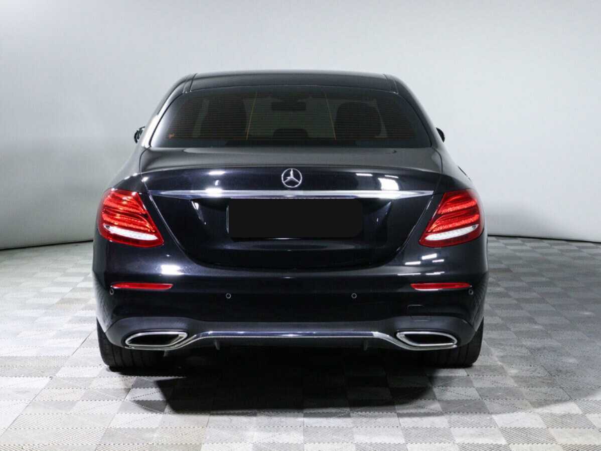 Б/У Мерседес-Бенц Е-Класс 2018 года. Фото: #4