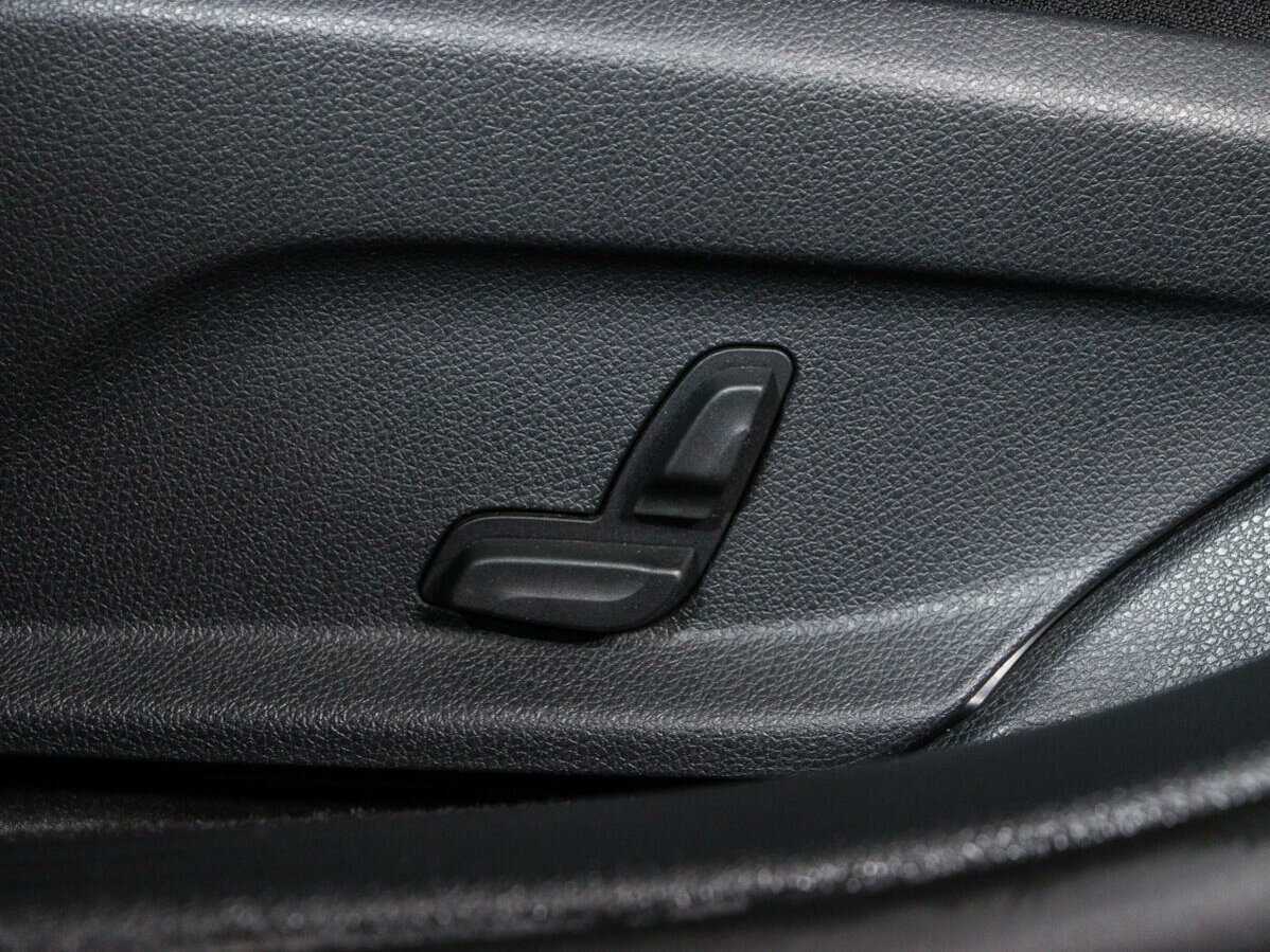 Б/У Мерседес-Бенц Е-Класс 2018 года. Фото: #13