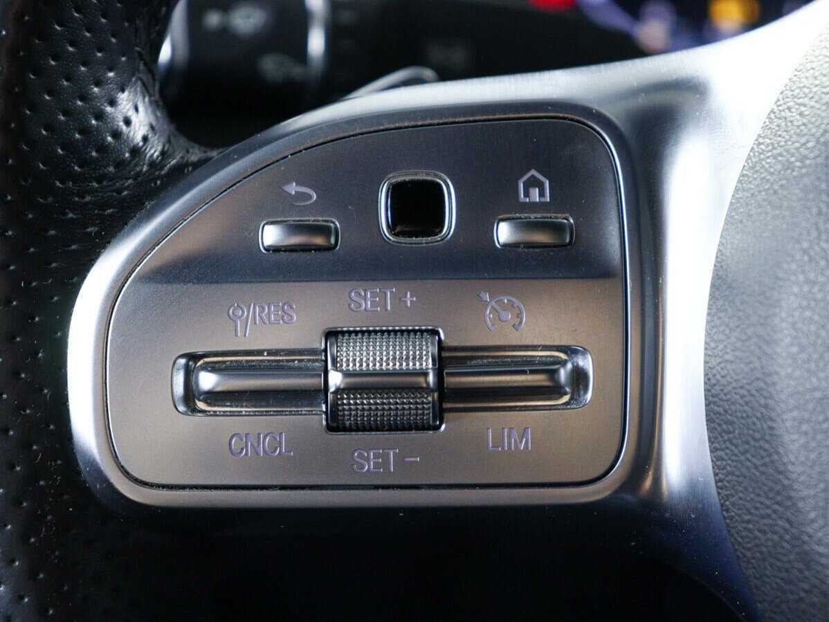 Б/У Мерседес-Бенц Е-Класс 2018 года. Фото: #24