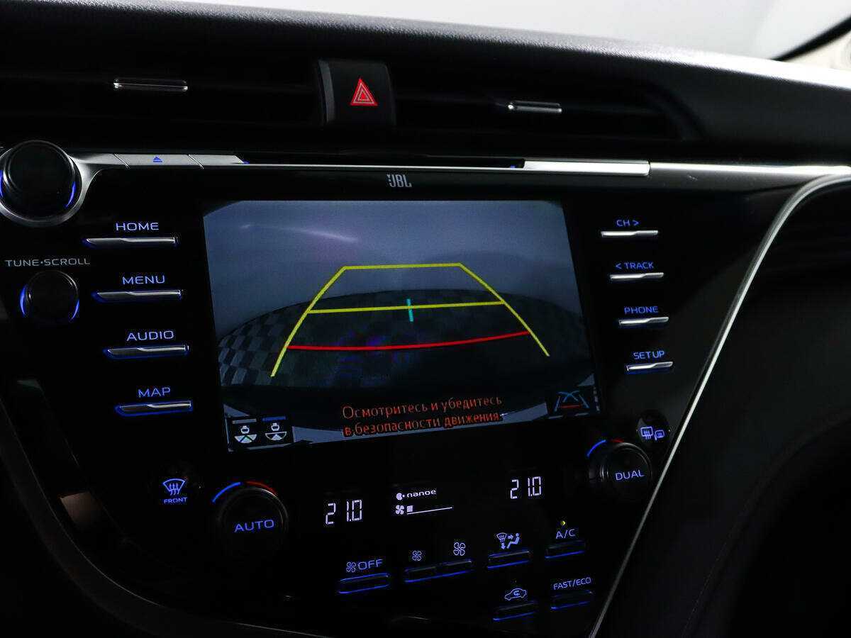 Б/У Тойота Камри 2018 года. Фото: #12