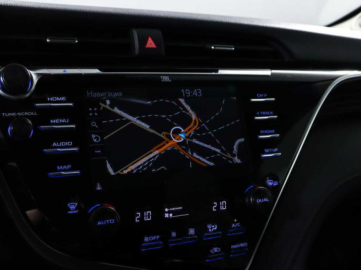 Б/У Тойота Камри 2018 года. Фото: #13