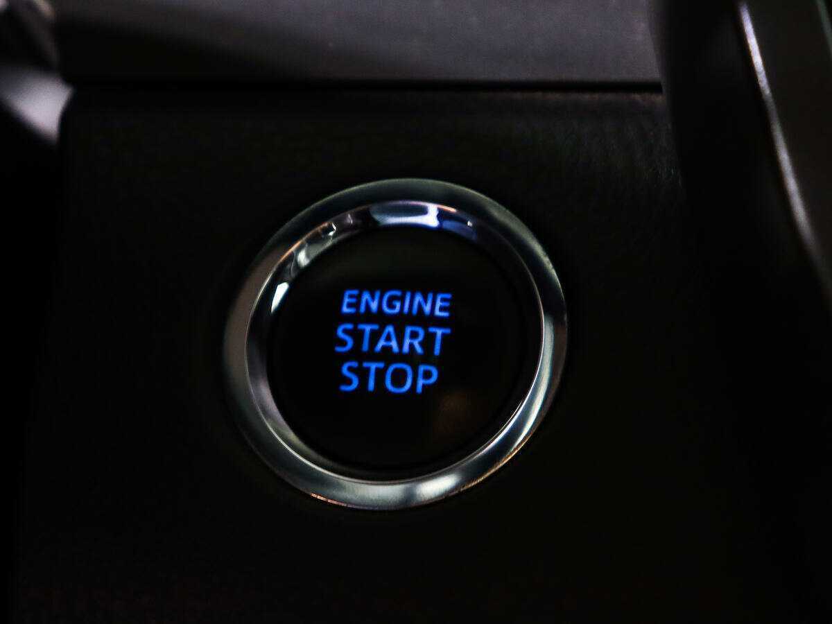 Б/У Тойота Камри 2018 года. Фото: #15