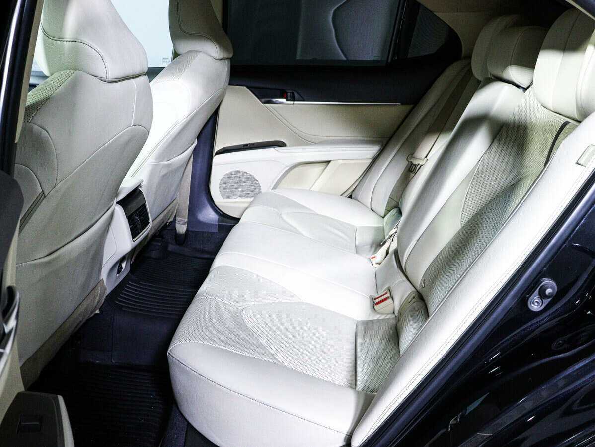 Б/У Тойота Камри 2021 года. Фото: #7