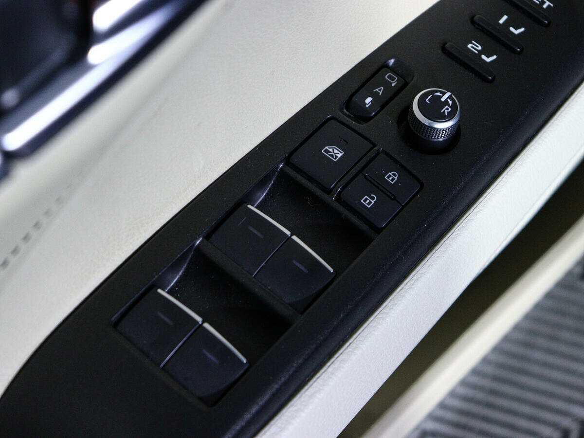 Б/У Тойота Камри 2021 года. Фото: #16