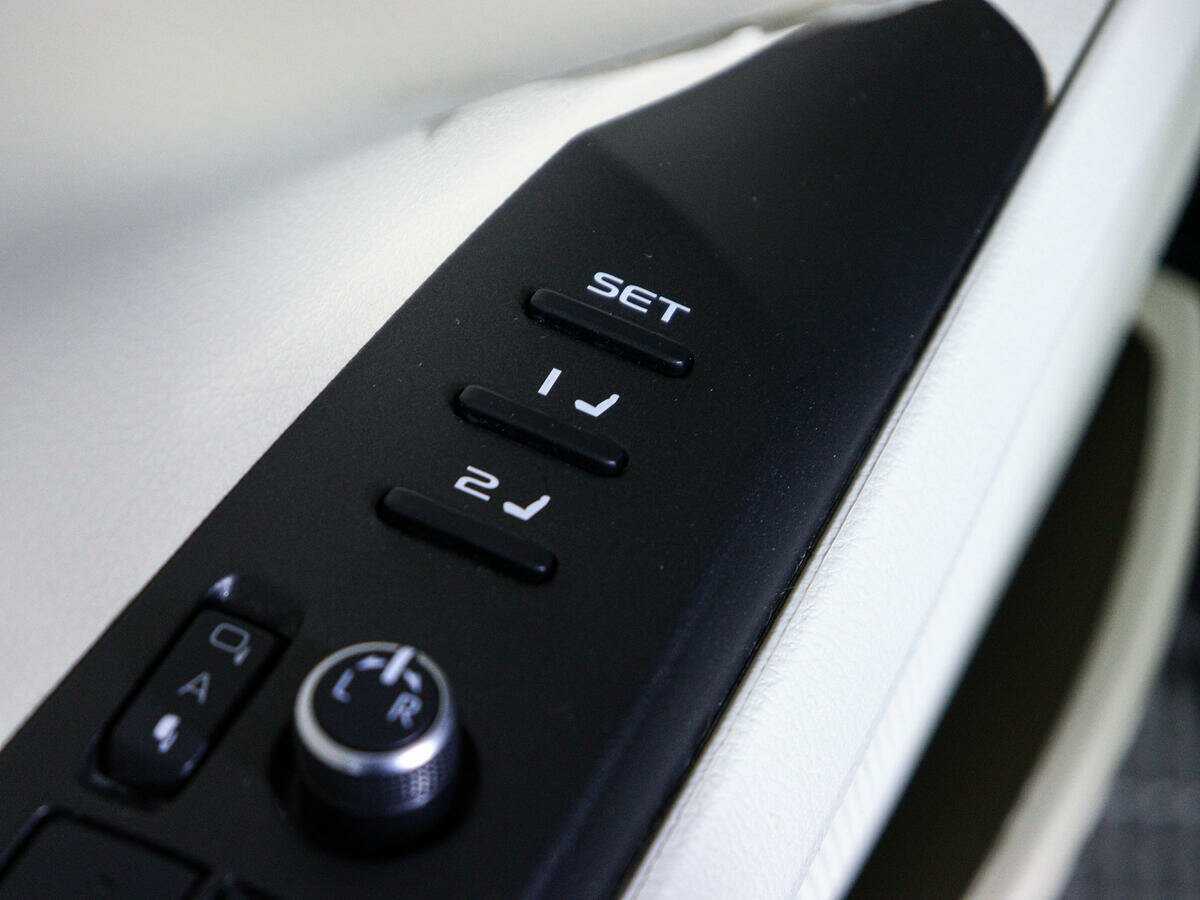 Б/У Тойота Камри 2021 года. Фото: #17