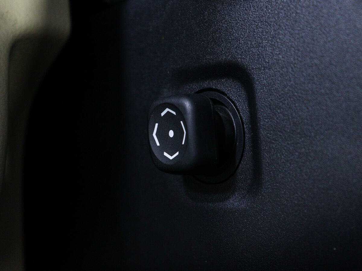 Б/У Тойота Камри 2021 года. Фото: #20