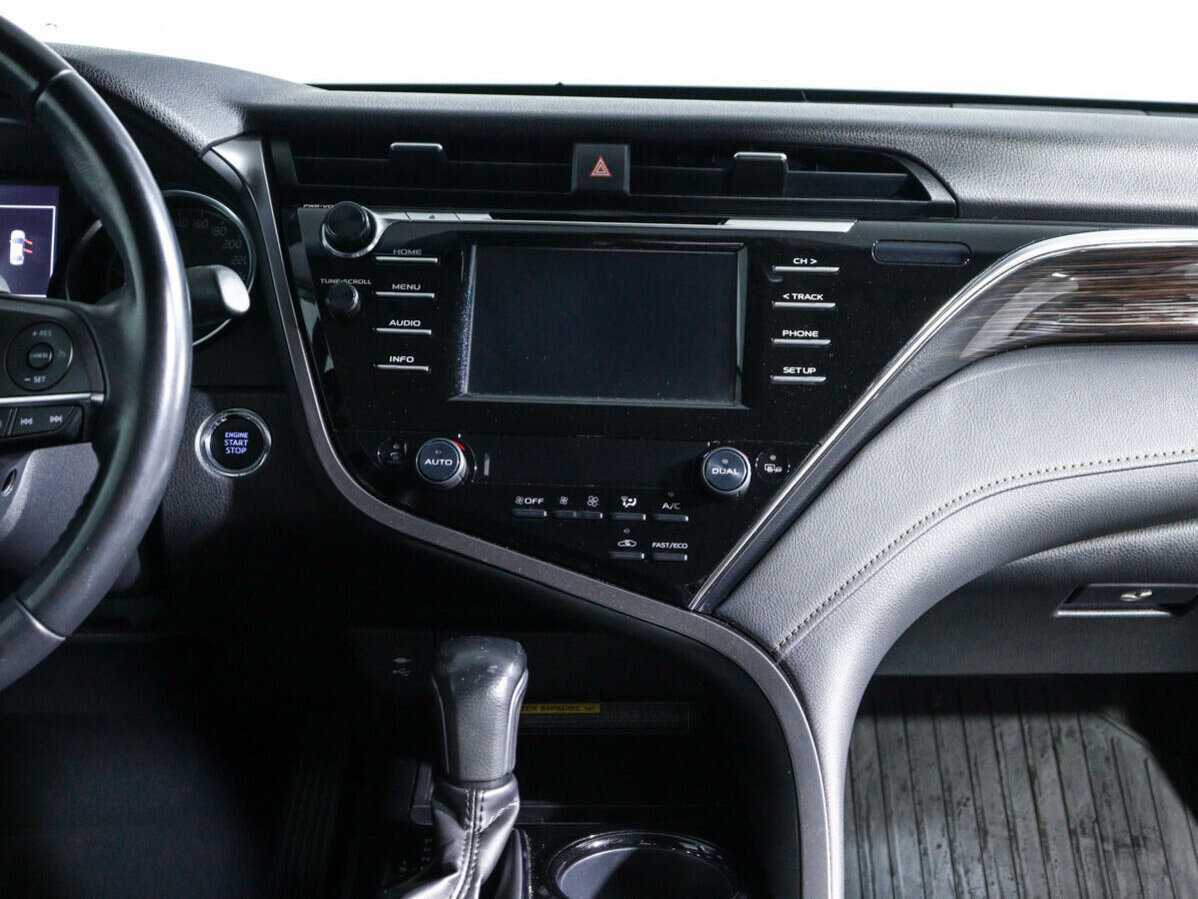 Б/У Тойота Камри 2020 года. Фото: #12