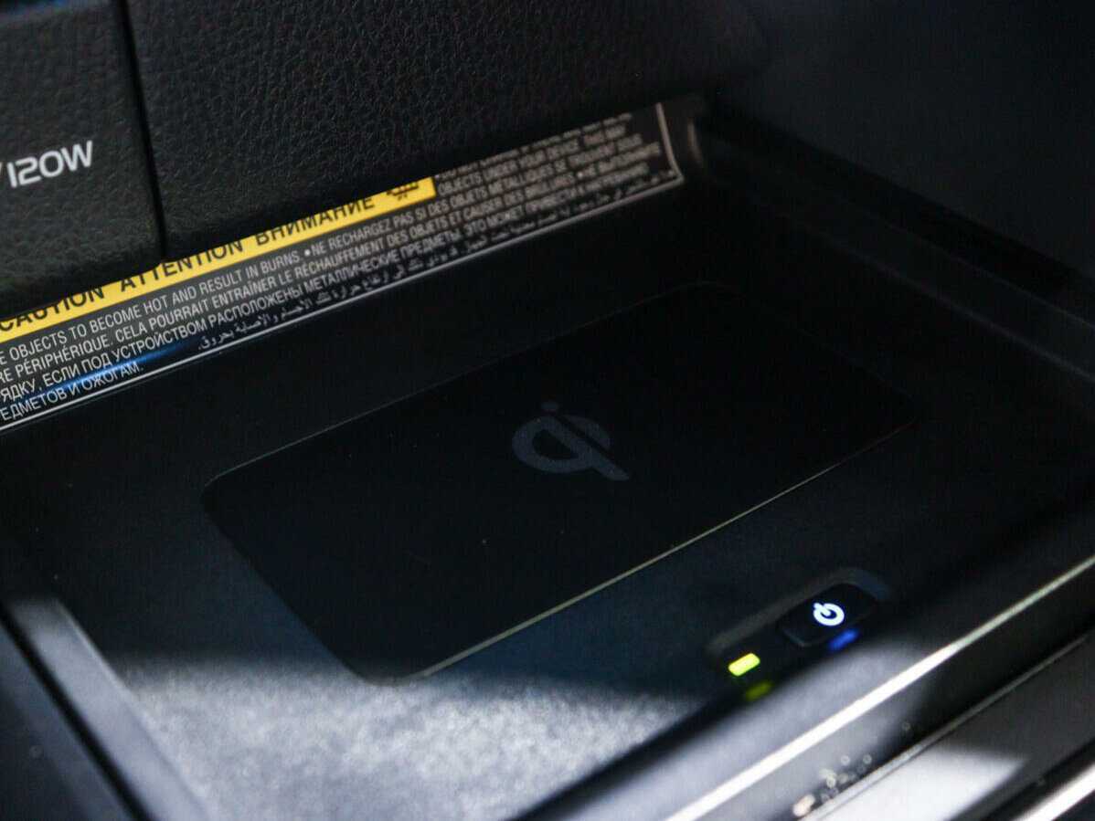 Б/У Тойота Камри 2020 года. Фото: #16