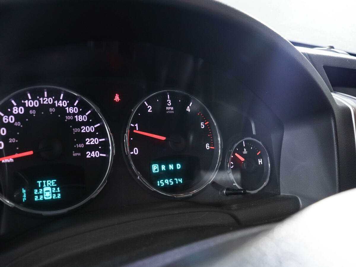 Б/У Джип Чироки 2010 года. Фото: #9