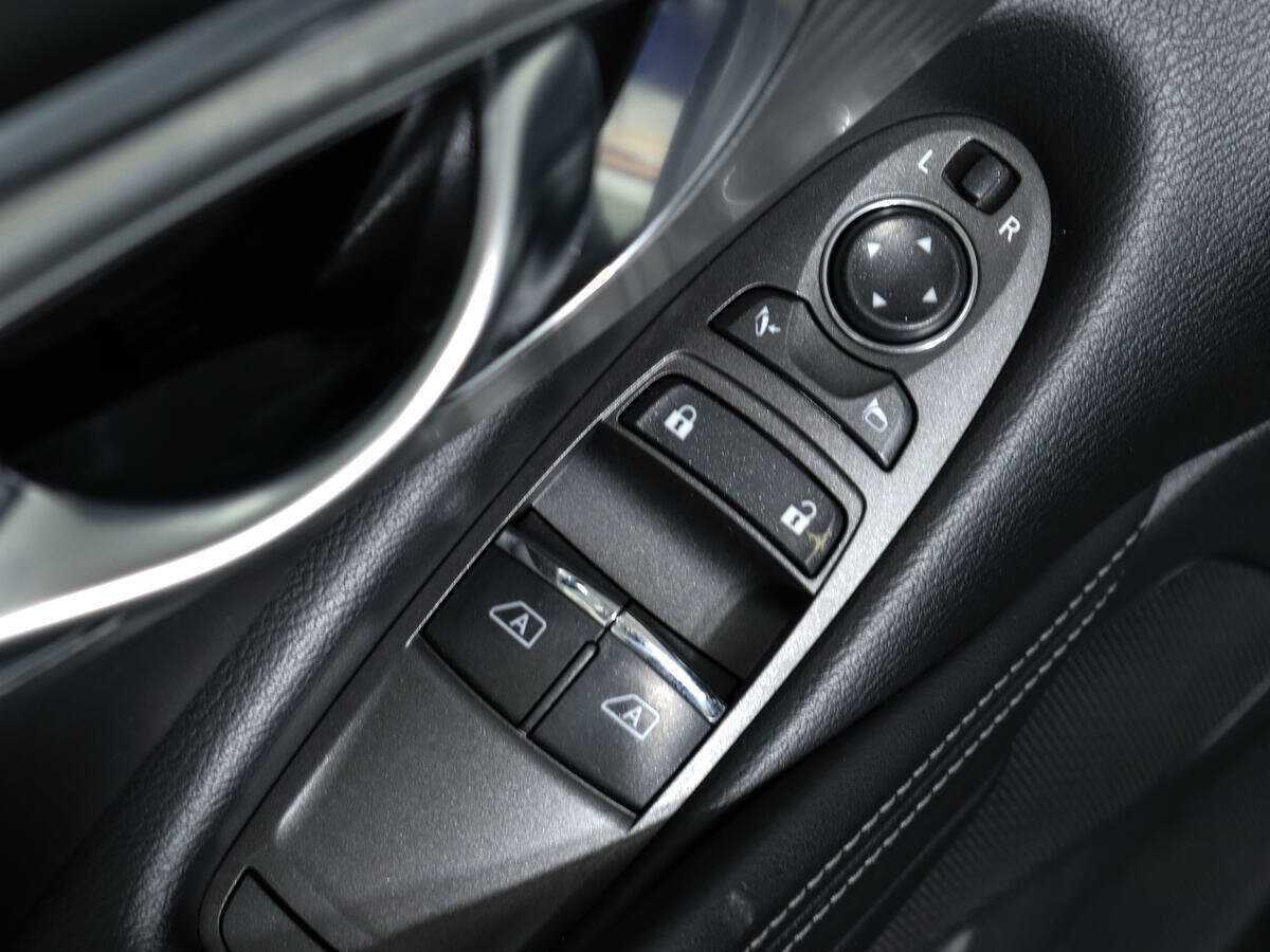 Б/У Инфинити К60 2016 года. Фото: #17