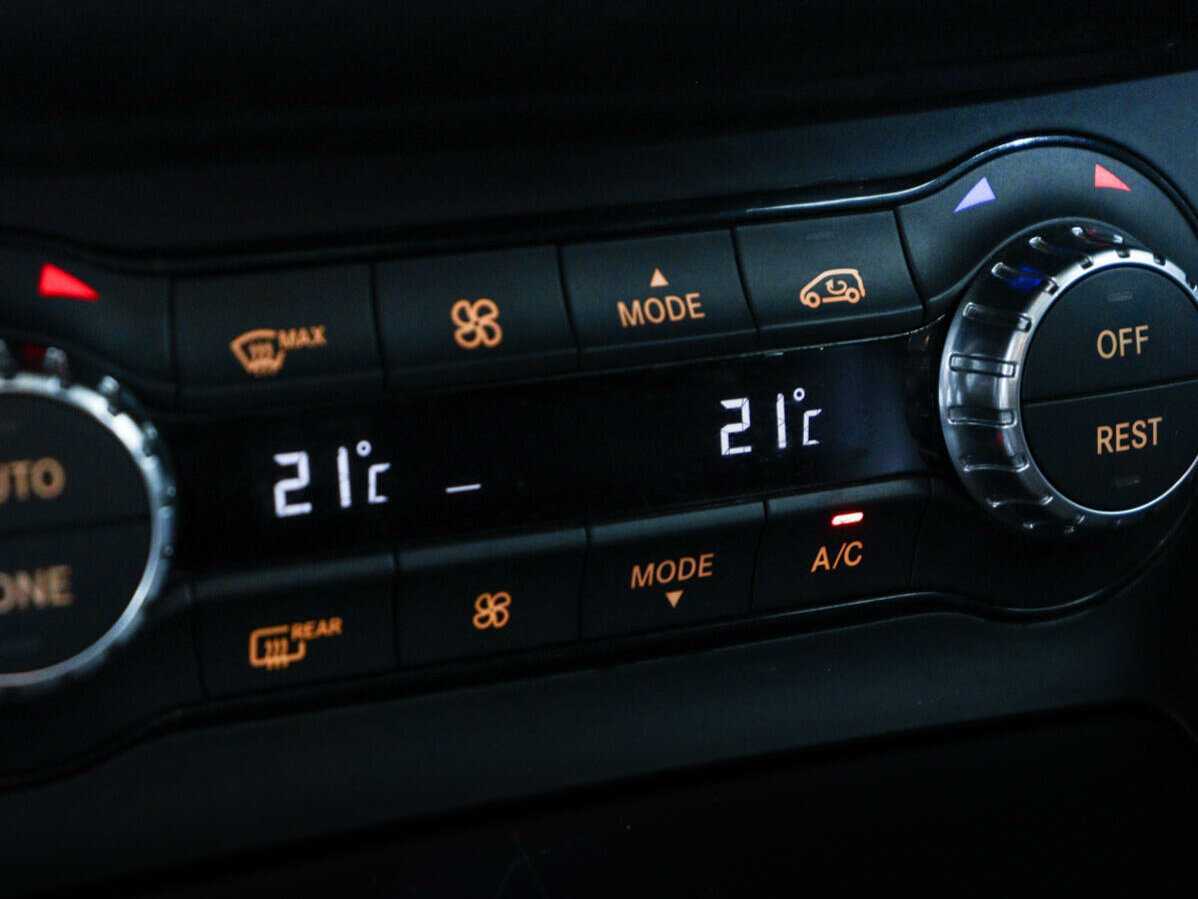 Б/У Мерседес-Бенц КЛА 2013 года. Фото: #19