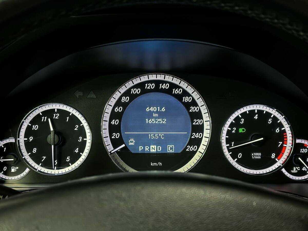 Б/У Мерседес-Бенц Е-Класс 2010 года. Фото: #16